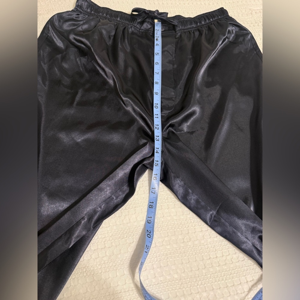 Roundtree & Yorke Charcoal Sleepwear - Picture 5 of 14